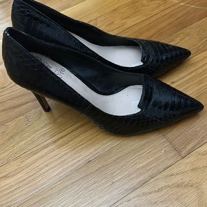 Vince Camuto Black Heels Barely Worn Size 5.5